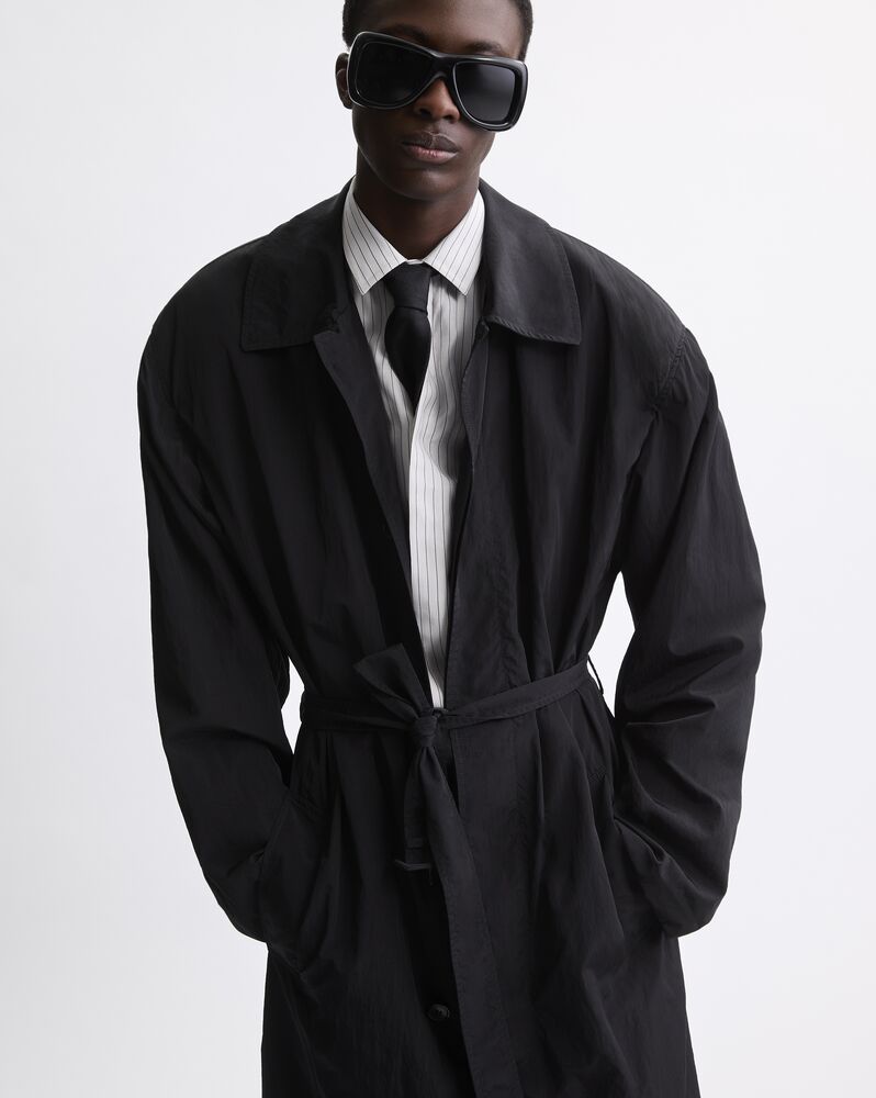 褶皱聚酰胺纤维拒水风衣