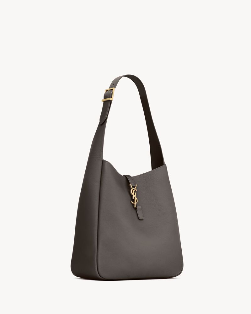 LE 5 À 7大号柔软粒面皮革手袋