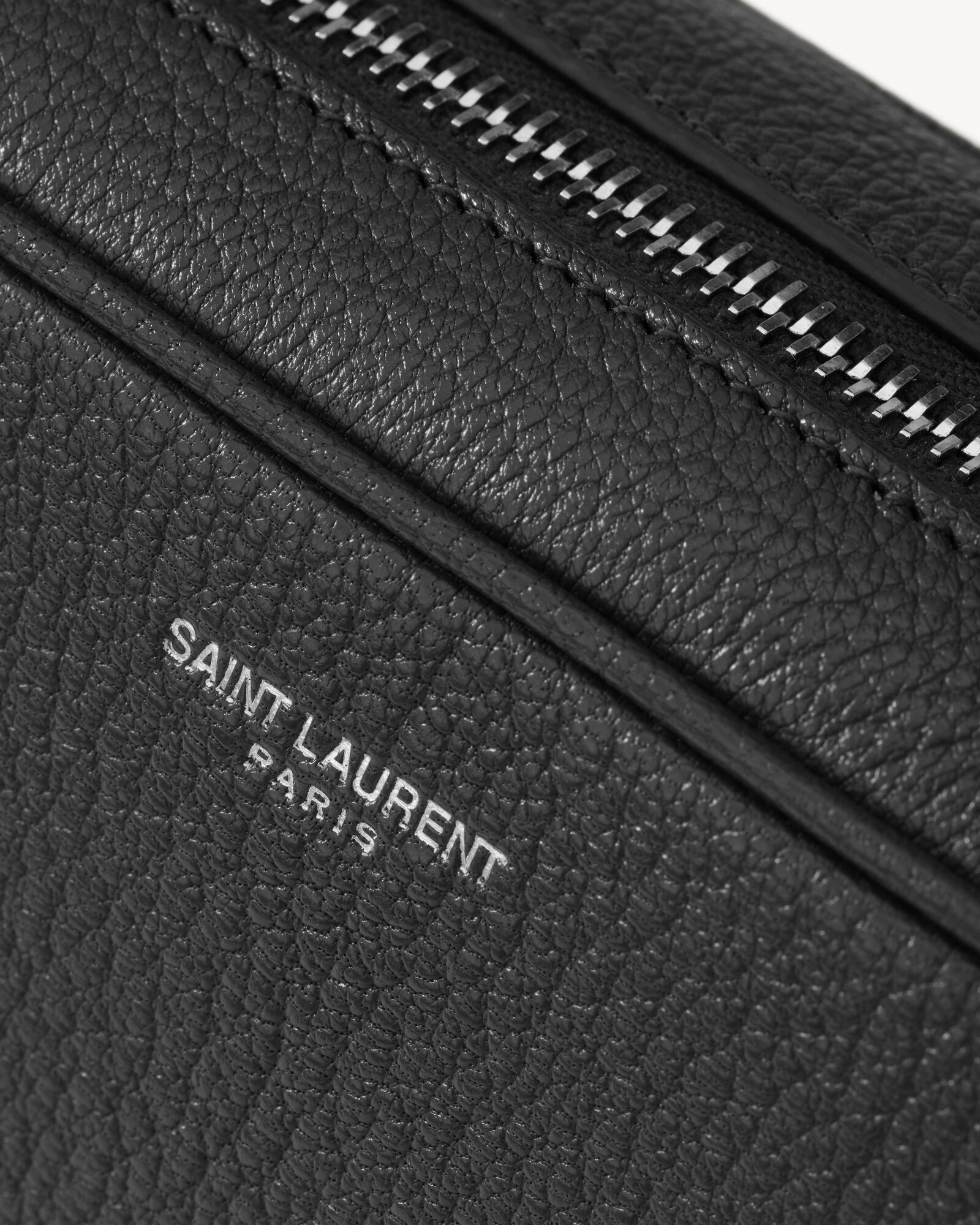 SAINT LAURENT小号粒面皮革相机包