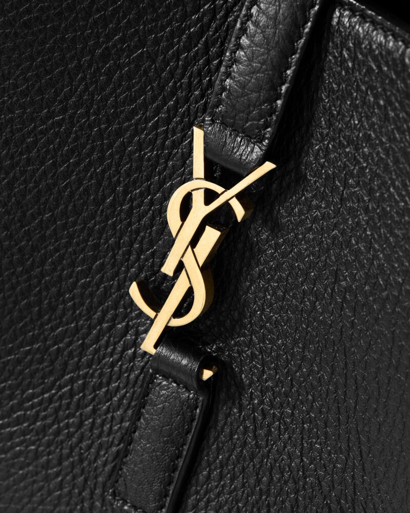 LE 5 À 7 BABY BEA粒面皮革手袋