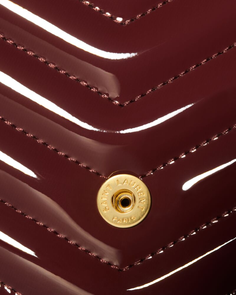 Le CASSANDRE漆皮信封链条钱包