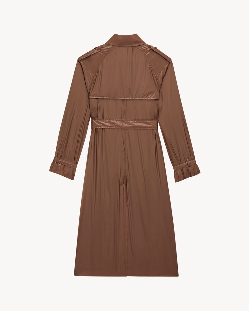 拒水棉和桑蚕丝风衣