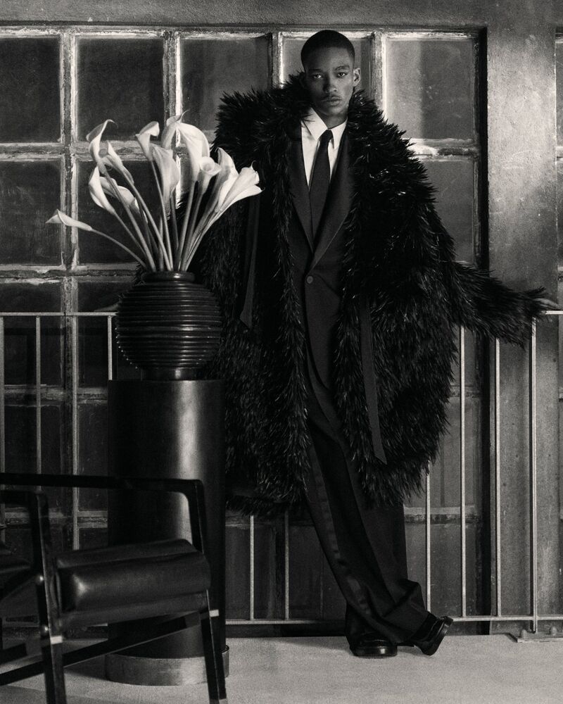 桑蚕丝欧根纱和羽毛大衣