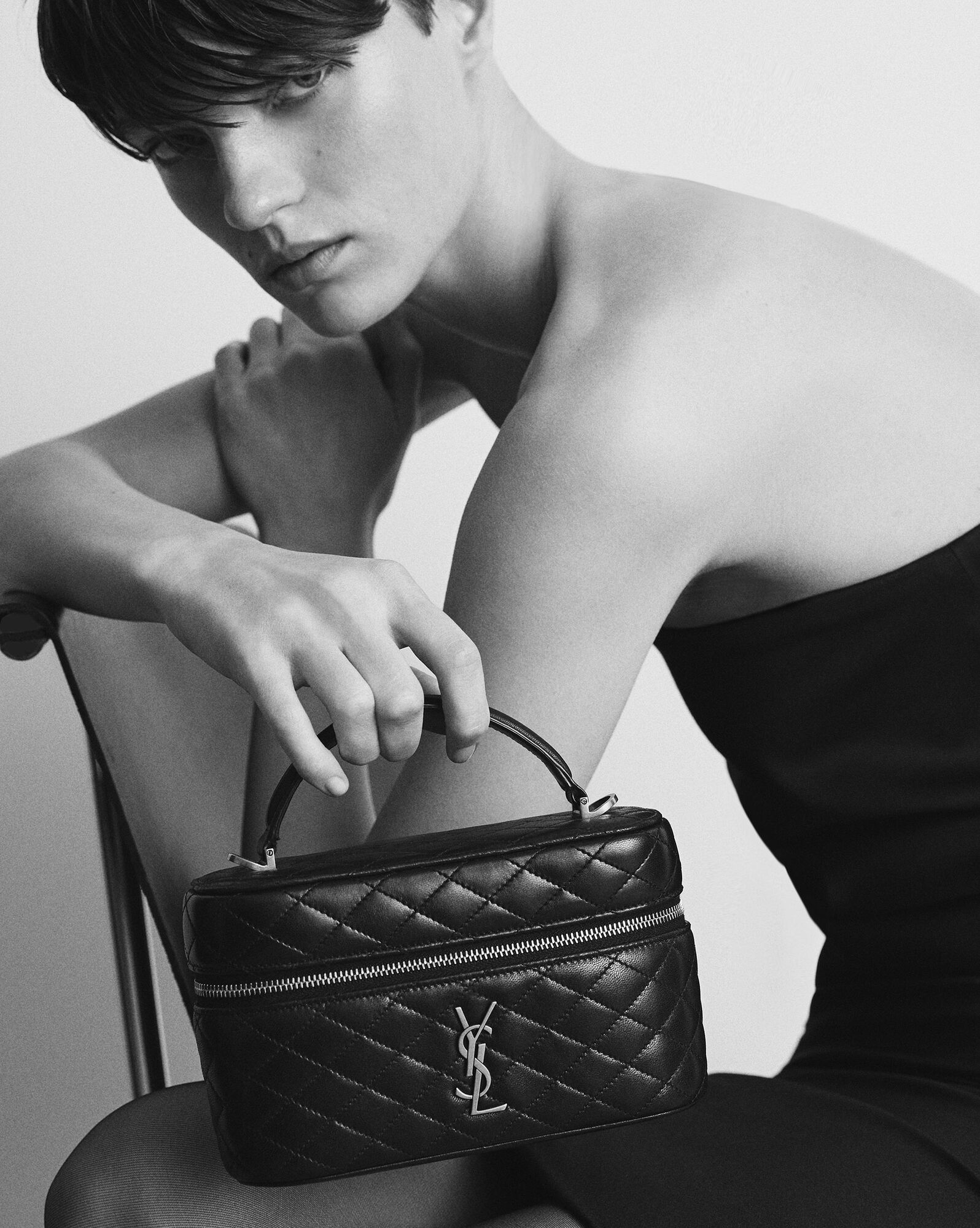 圣罗兰GABY羊皮革化妆包_Saint Laurent圣罗兰官方网站 | YSL.CN