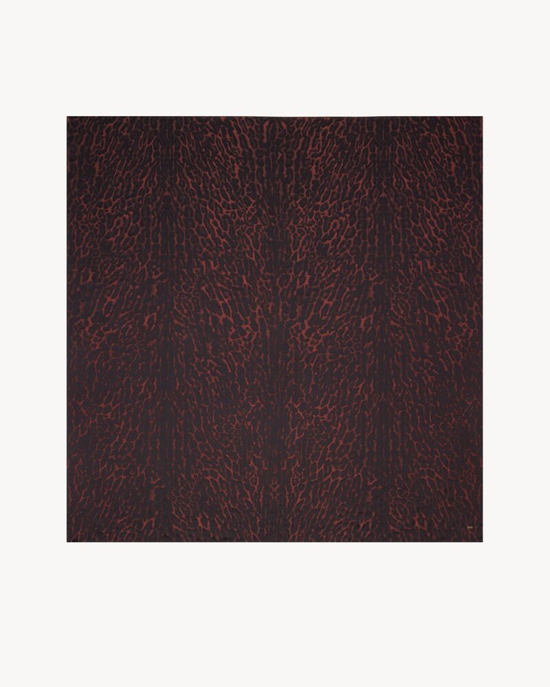 豹纹桑蚕丝和山羊绒大号方形围巾