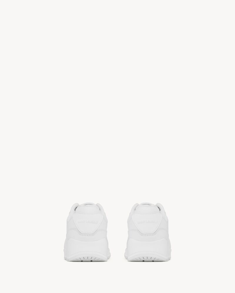 BUMP光滑皮革运动鞋