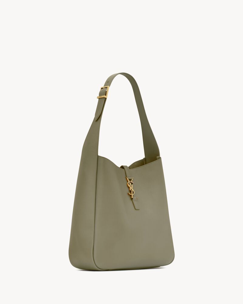 LE 5 À 7大号粒面皮革柔软手袋