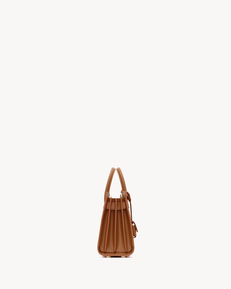 SAC DE JOUR NANO号光滑皮革手袋