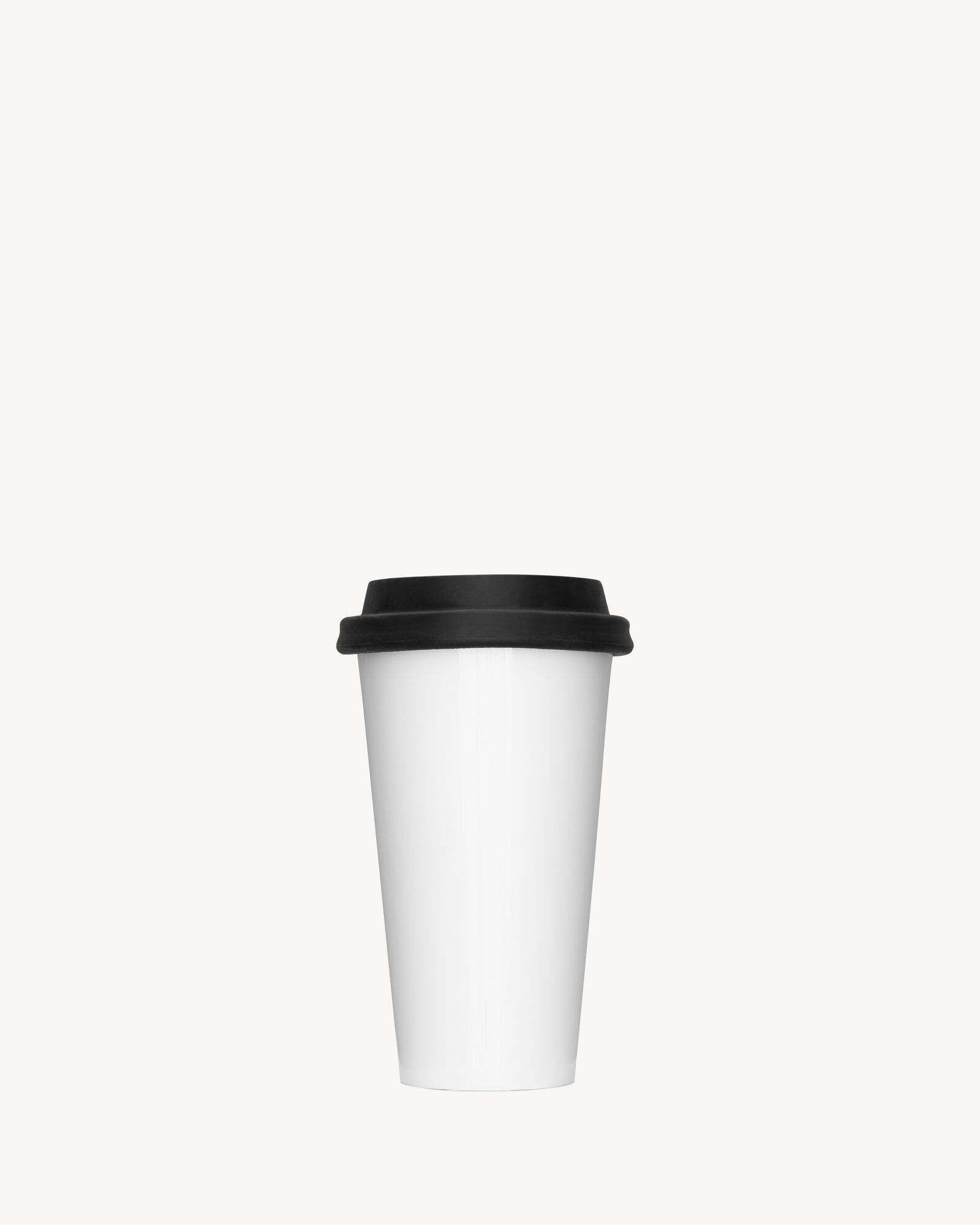 白色陶瓷咖啡杯
